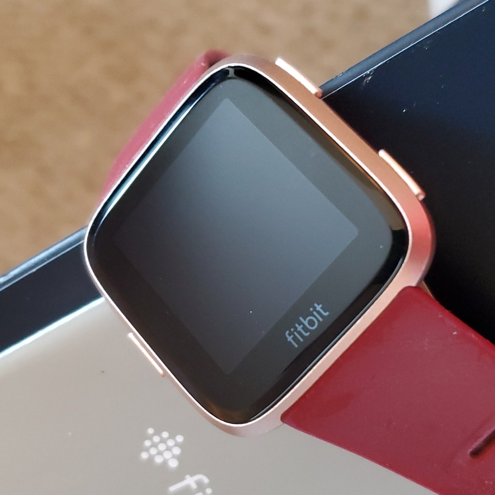 Fitbit Versa - image 7